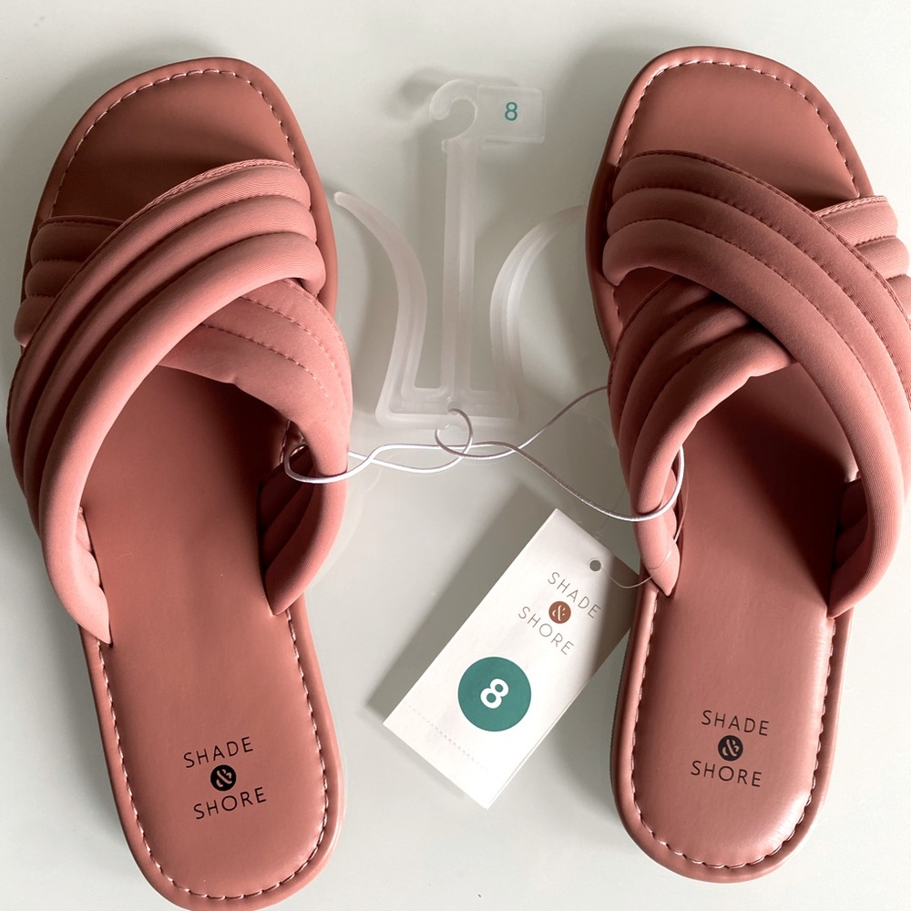 NWT Rose pink sandals size 8 target